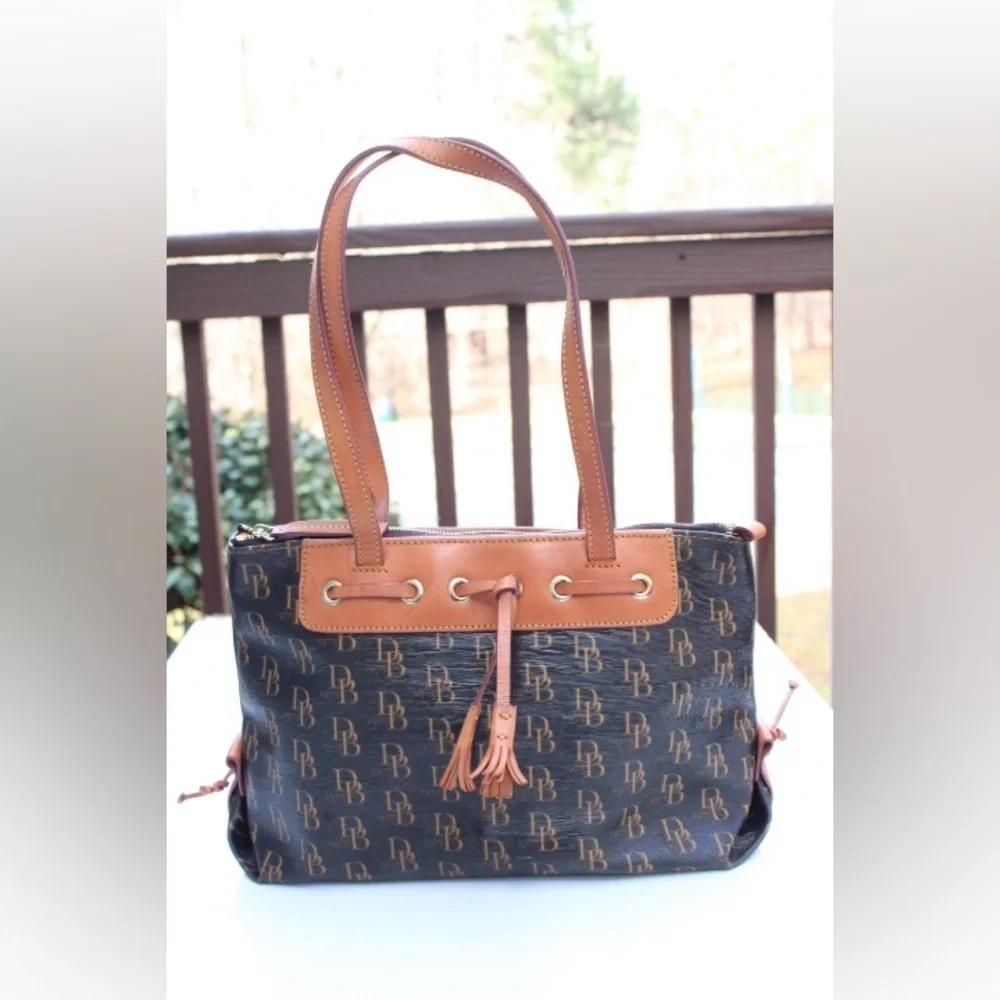 Dooney & Bourke signature logo tassel tote bag